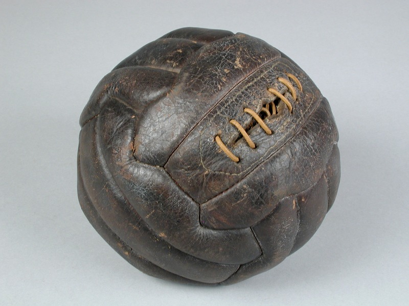 Balón clásico con cordón de tiento y costura doble tradicional